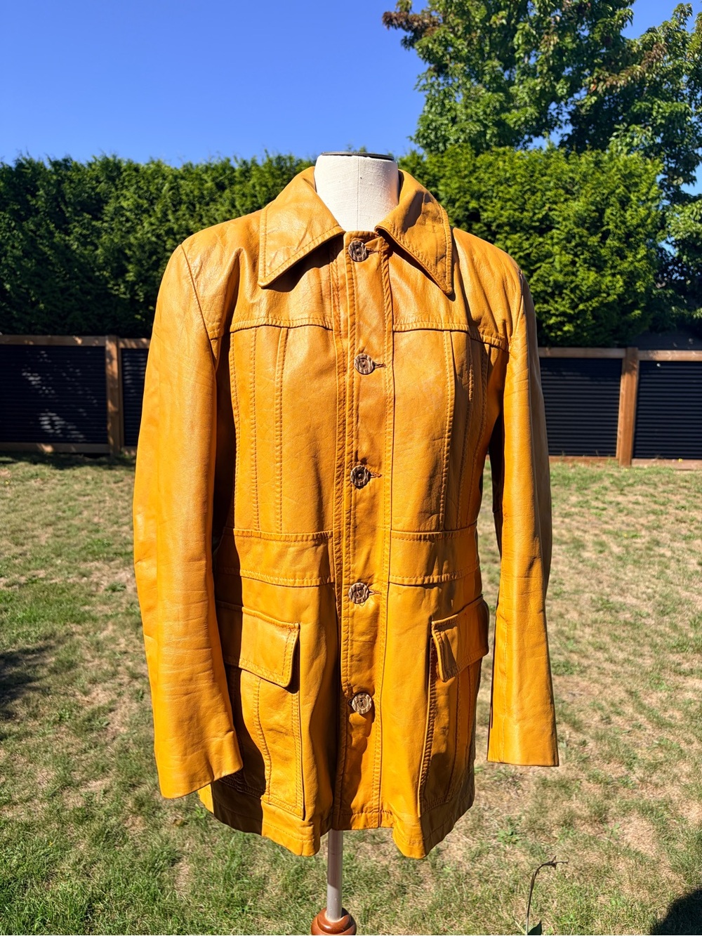 Authentic vintage 1970s Rice Sportswear leather car coat in mustard. Mens M/40
